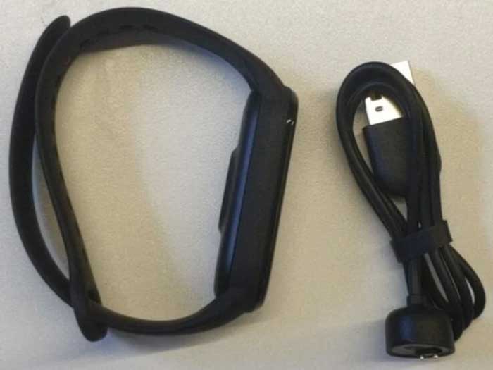 Uniklo Xiaomi-Mi-Band-6-obrázkov